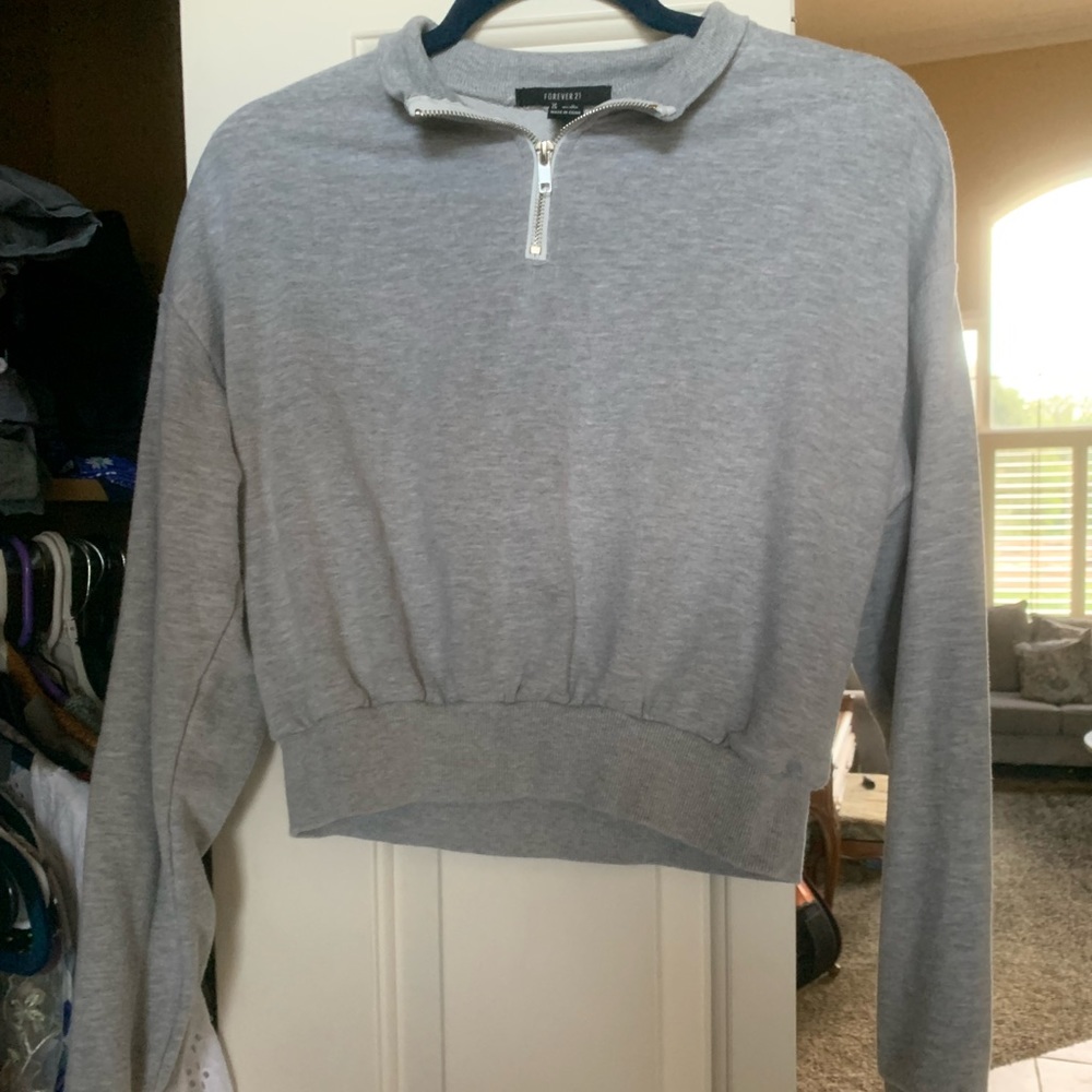 Light Grey Sweatshirt Zipup Croptop : SmokeFree
